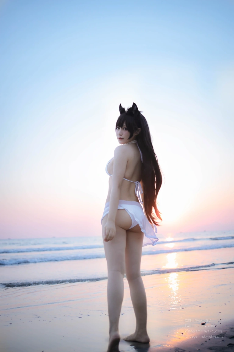 Nyako喵子《爱宕泳装》主题写真：25张全套美图
