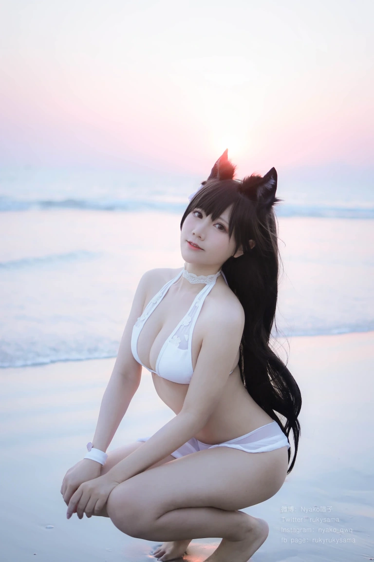 Nyako喵子《爱宕泳装》主题写真：25张全套美图