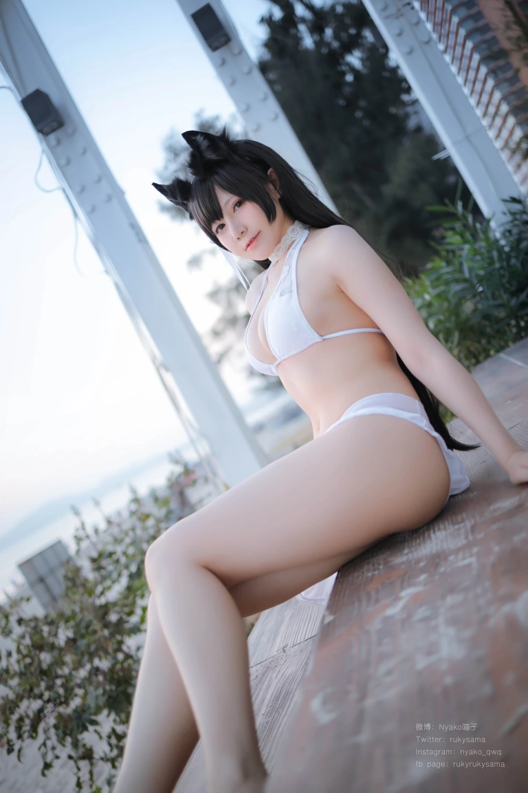 Nyako喵子《爱宕泳装》主题写真：25张全套美图