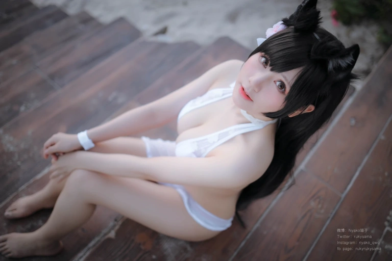 Nyako喵子《爱宕泳装》主题写真：25张全套美图