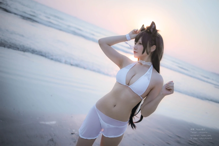 Nyako喵子《爱宕泳装》主题写真：25张全套美图
