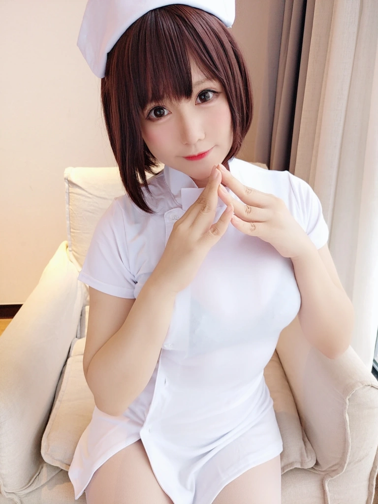 Nyako喵子《护士自拍》主题写真：18张全套美图