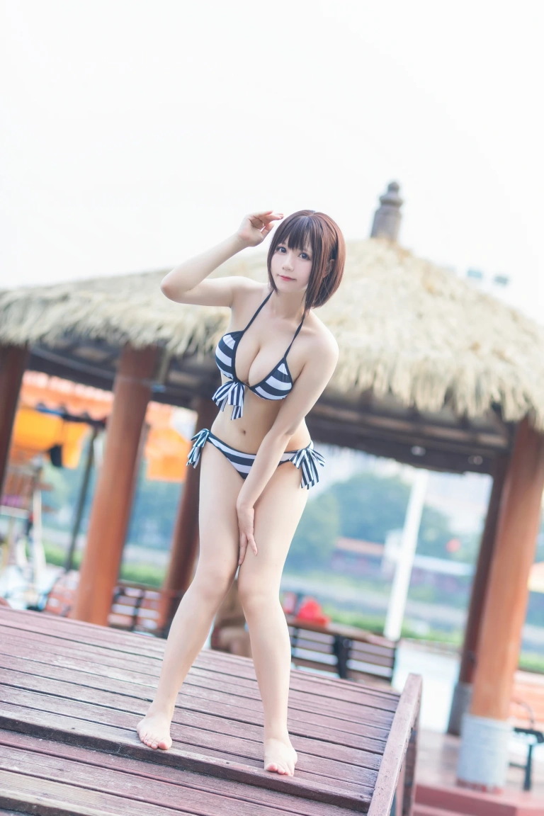Nyako喵子《加藤惠泳装》主题写真：11张全套美图