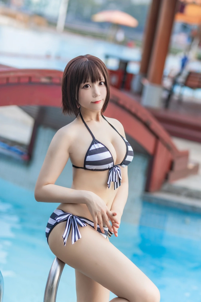 Nyako喵子《加藤惠泳装》主题写真：11张全套美图