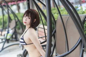 Nyako喵子《加藤惠泳装》主题写真：11张全套美图