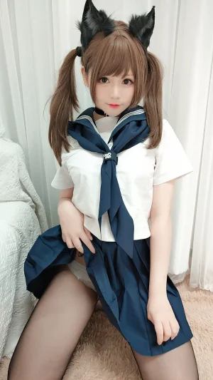 Nyako喵子《水手服自拍》主题写真：26张全套美图