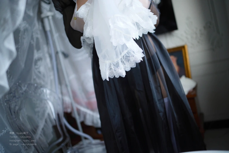 Nyako喵子《透明女仆》主题写真：50张全套美图