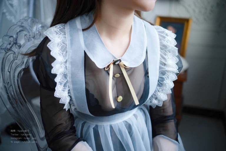 Nyako喵子《透明女仆》主题写真：50张全套美图