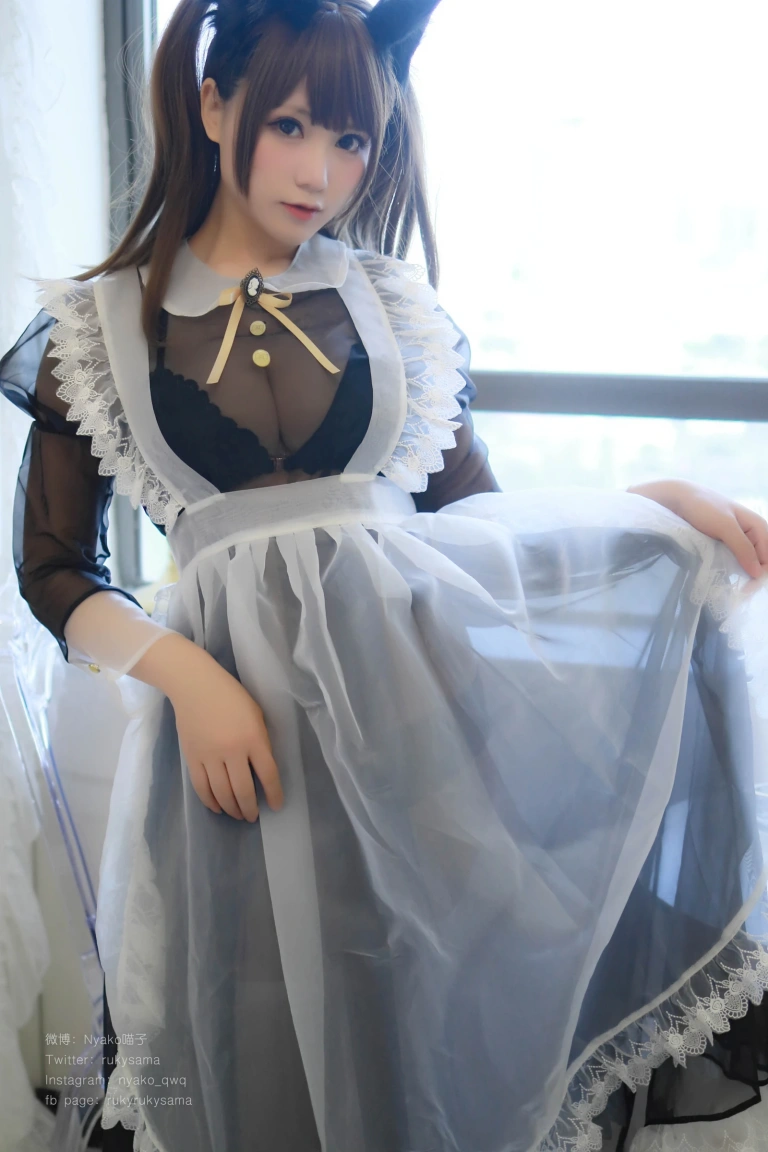 Nyako喵子《透明女仆》主题写真：50张全套美图