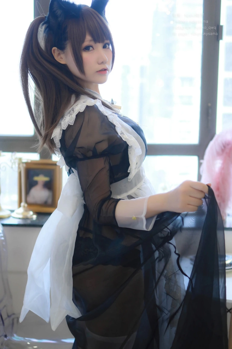 Nyako喵子《透明女仆》主题写真：50张全套美图