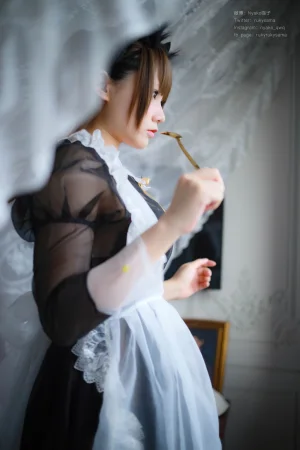 Nyako喵子《透明女仆》主题写真：50张全套美图