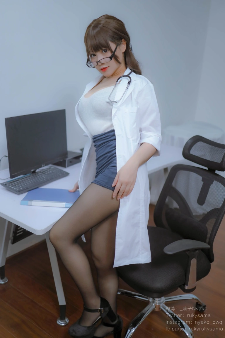 Nyako喵子《秘密病棟》主题写真：131张全套美图，含2个视频