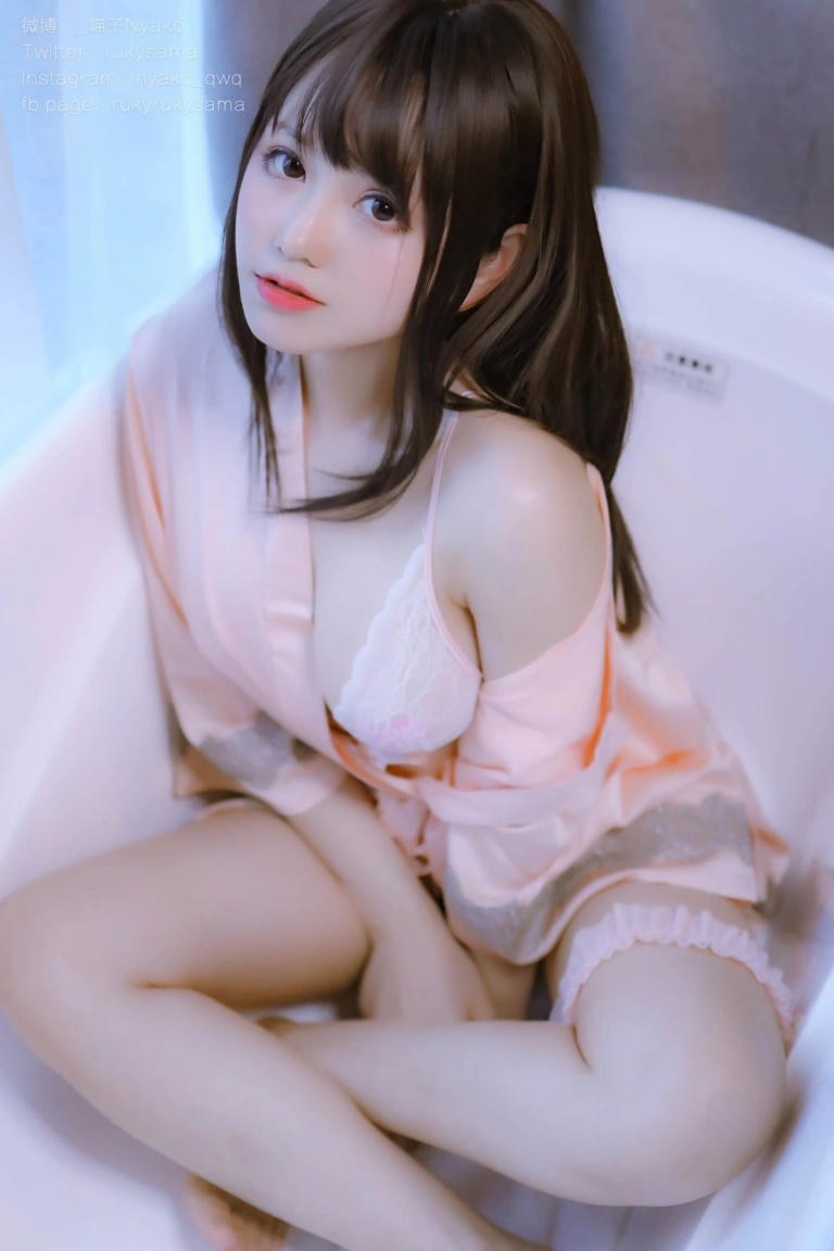 Nyako喵子《妄想彼女との同棲生活》主题写真：205张全套美图，含2个视频
