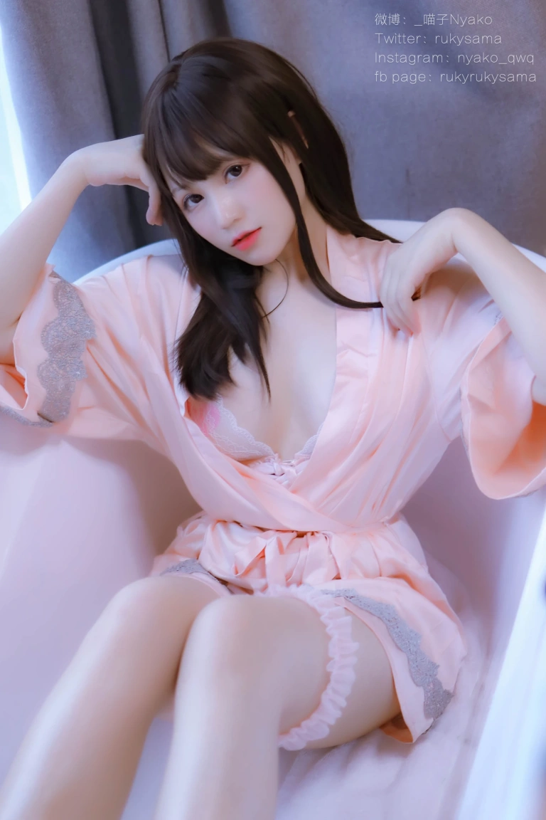 Nyako喵子《妄想彼女との同棲生活》主题写真：205张全套美图，含2个视频