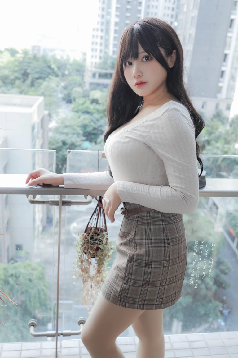 Nyako喵子《姐姐的居家假日》主题写真：89张全套美图，含1个视频