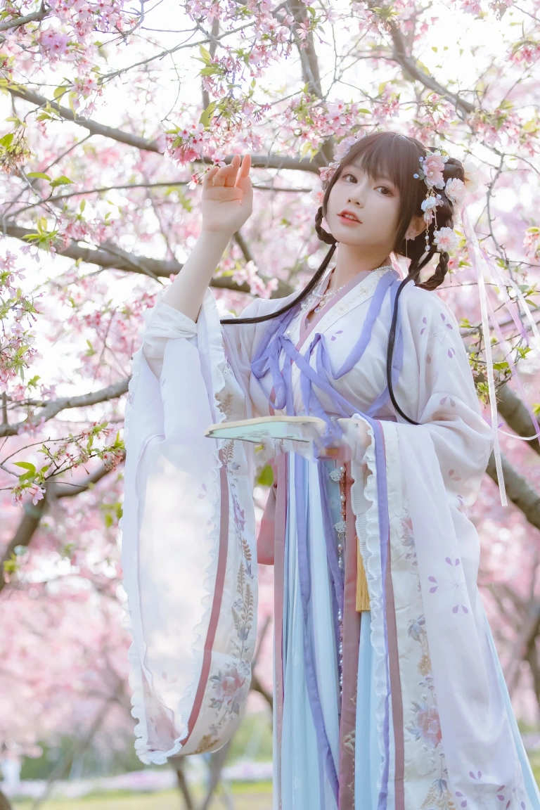 Nyako喵子《樱花汉服 花神祈愿》主题写真：52张全套美图