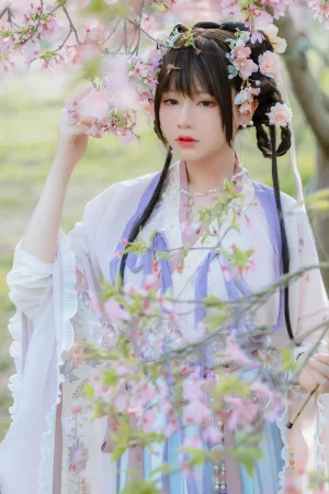 Nyako喵子《樱花汉服 花神祈愿》主题写真：52张全套美图