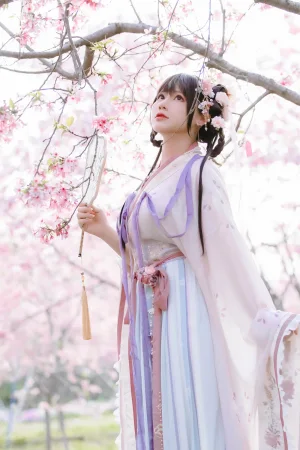 Nyako喵子《樱花汉服 花神祈愿》主题写真：52张全套美图