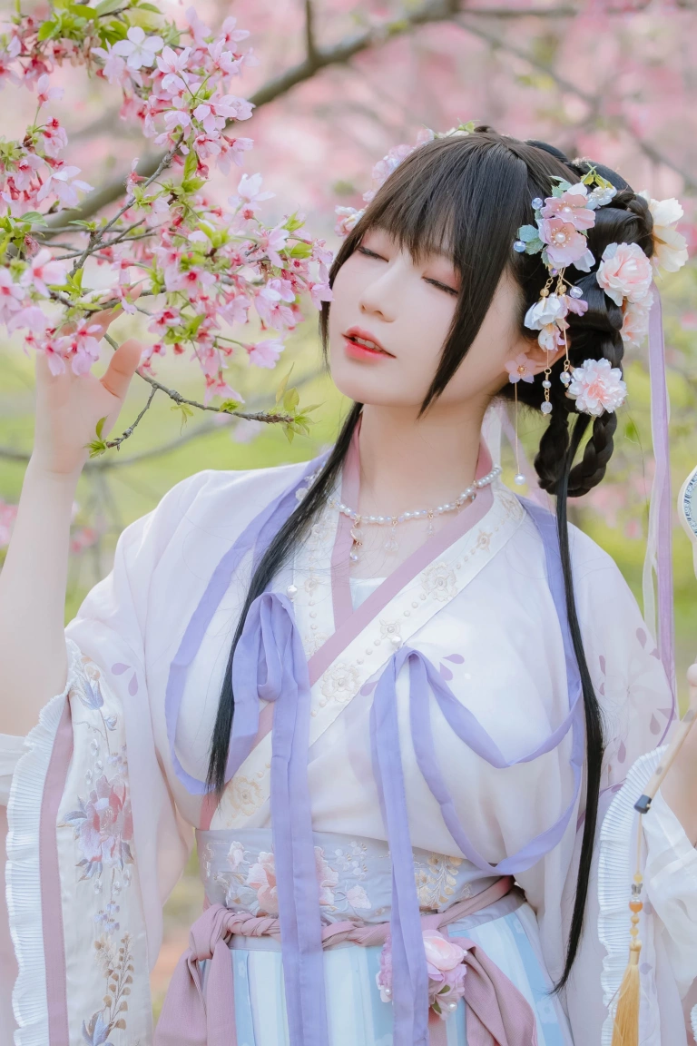 Nyako喵子《樱花汉服 花神祈愿》主题写真：52张全套美图