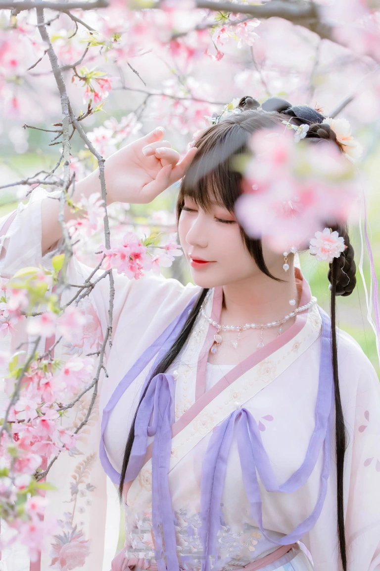 Nyako喵子《樱花汉服 花神祈愿》主题写真：52张全套美图