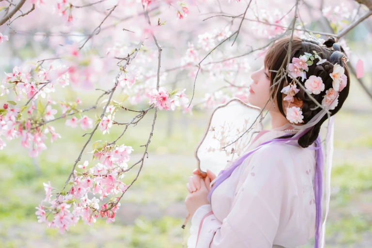 Nyako喵子《樱花汉服 花神祈愿》主题写真：52张全套美图