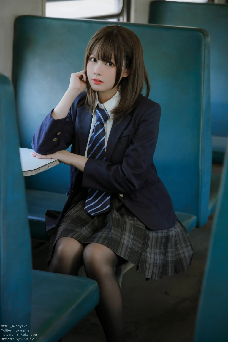 Nyako喵子《火车jk》主题写真：80张全套美图，含1个视频