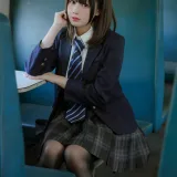 Nyako喵子《火车jk》主题写真：80张全套美图，含1个视频