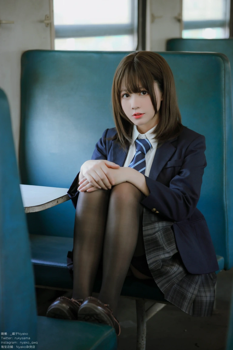 Nyako喵子《火车jk》主题写真：80张全套美图，含1个视频
