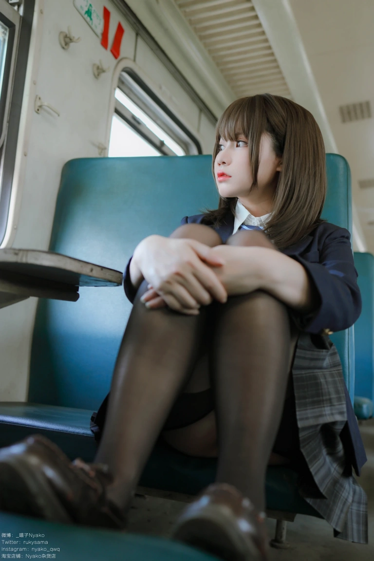 Nyako喵子《火车jk》主题写真：80张全套美图，含1个视频