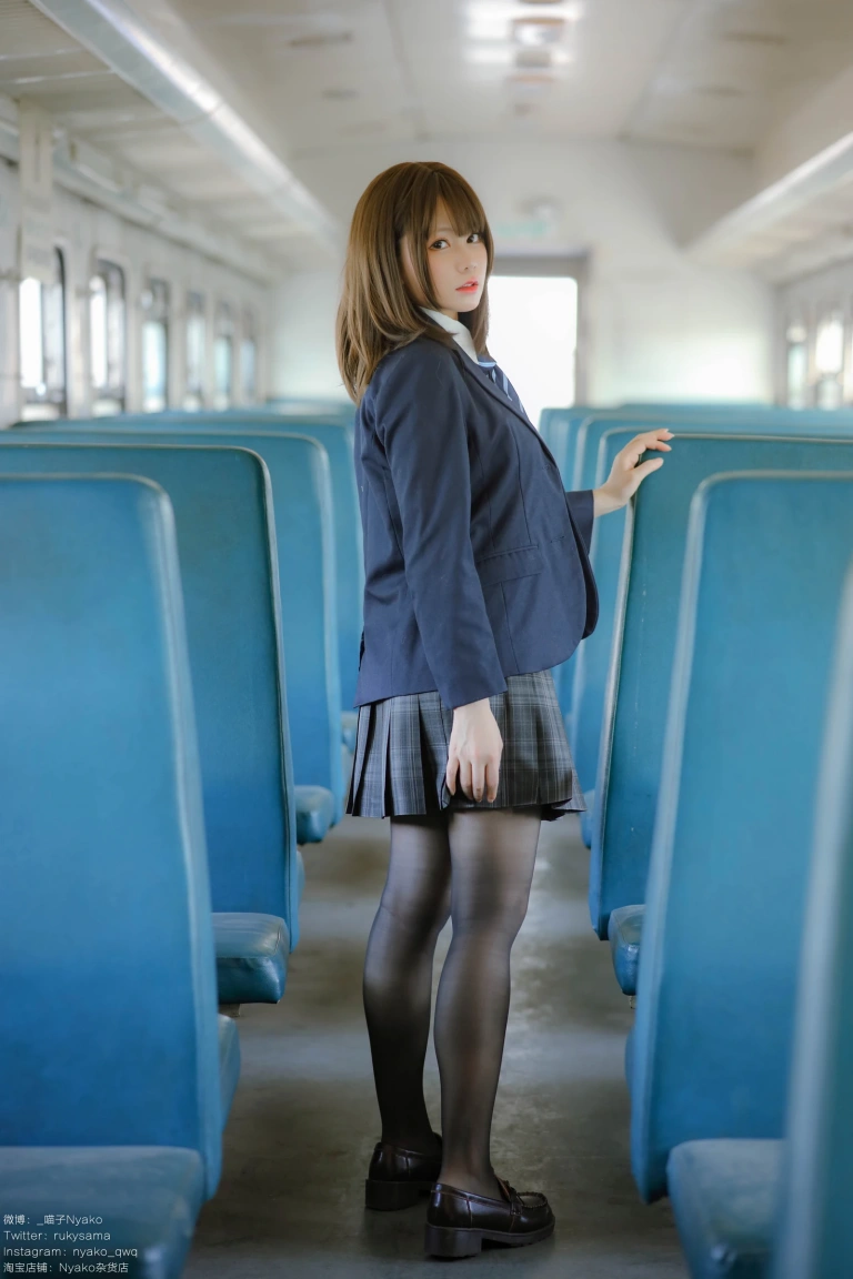 Nyako喵子《火车jk》主题写真：80张全套美图，含1个视频