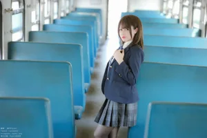 Nyako喵子《火车jk》主题写真：80张全套美图，含1个视频