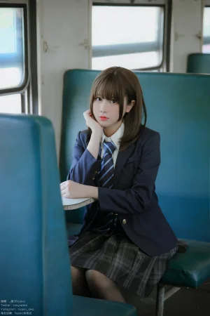 Nyako喵子《火车jk》主题写真：80张全套美图，含1个视频