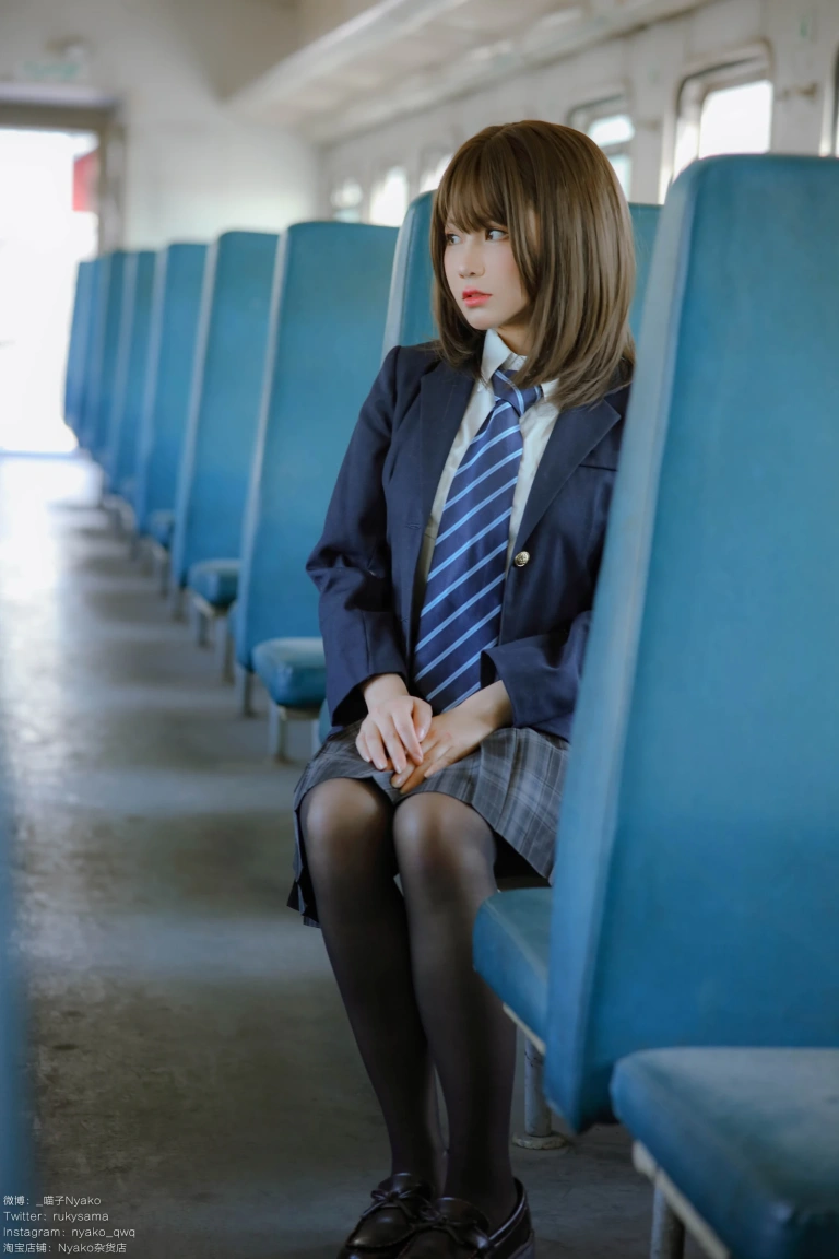 Nyako喵子《火车jk》主题写真：80张全套美图，含1个视频