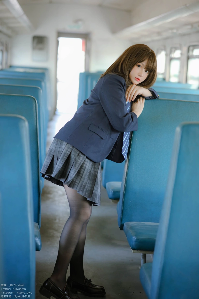 Nyako喵子《火车jk》主题写真：80张全套美图，含1个视频