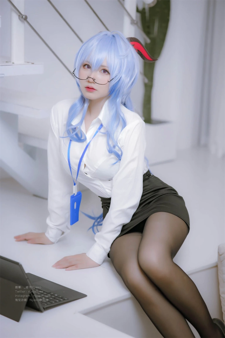 Nyako喵子《原神 甘雨OL》主题写真：79张全套美图