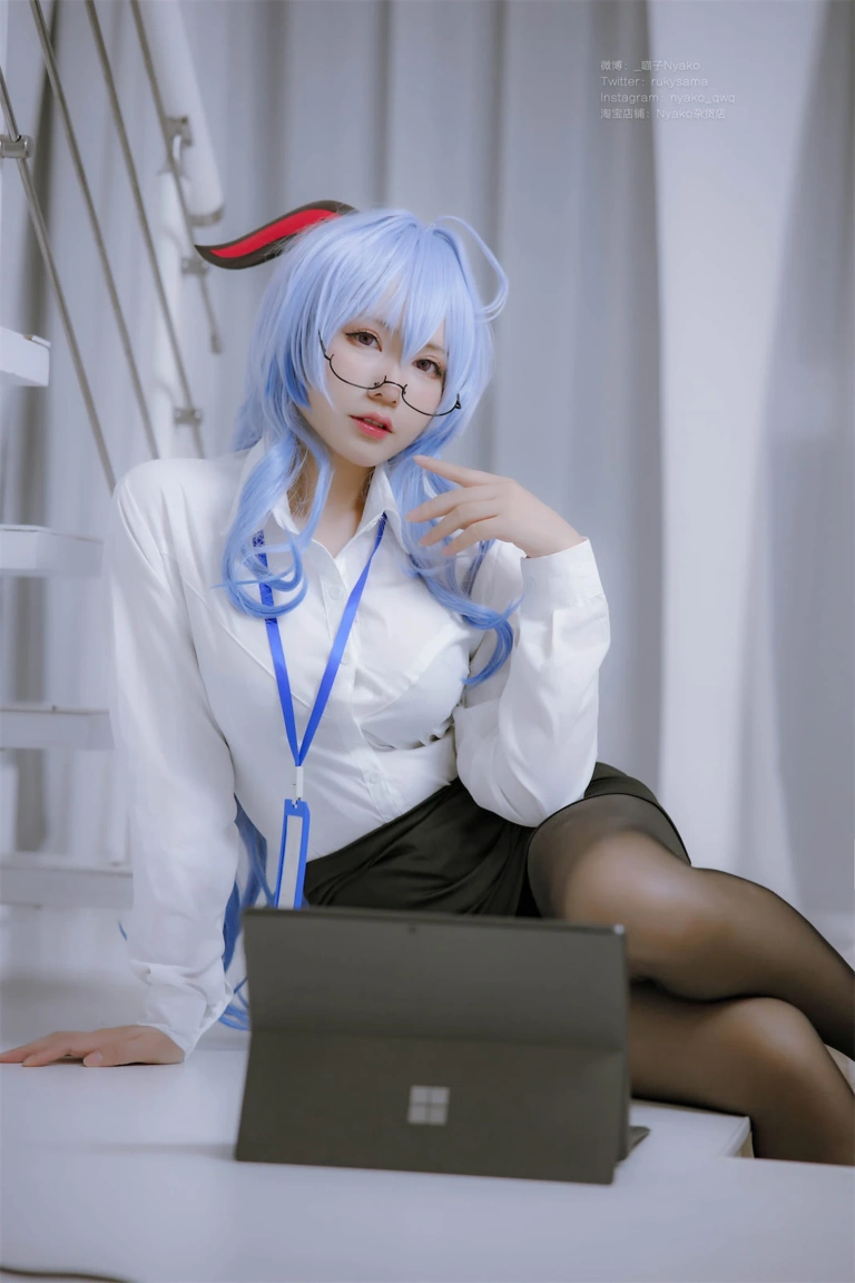 Nyako喵子《原神 甘雨OL》主题写真：79张全套美图