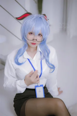 Nyako喵子《原神 甘雨OL》主题写真：79张全套美图