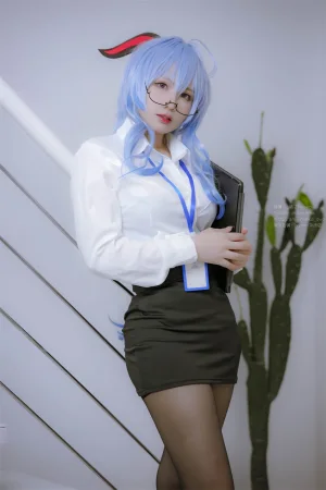 Nyako喵子《原神 甘雨OL》主题写真：79张全套美图