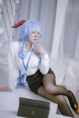Nyako喵子《原神 甘雨OL》主题写真：79张全套美图