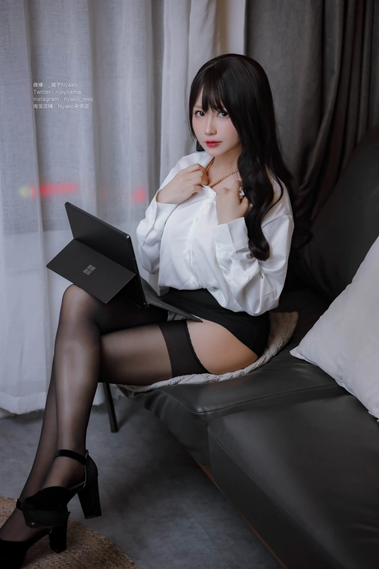 Nyako喵子《隣のやばいお姉さん OL》主题写真：78张全套美图，含1个视频
