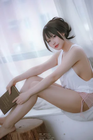 Nyako喵子《隣のやばいお姉さん 背心》主题写真：78张全套美图，含1个视频
