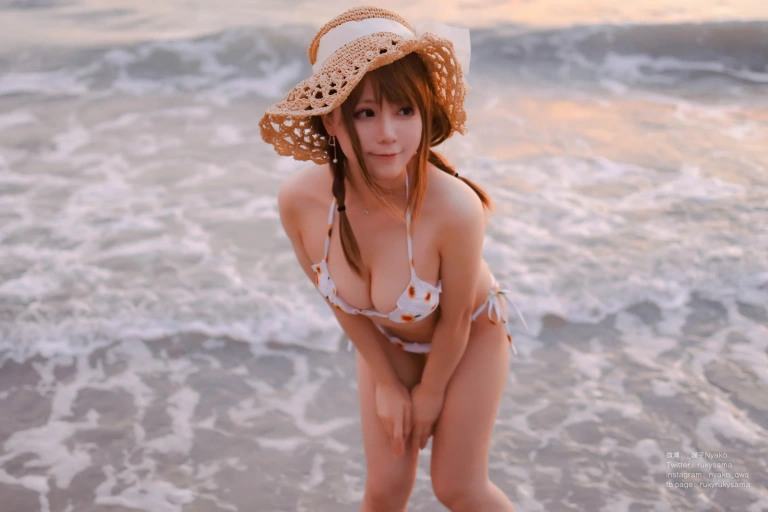 Nyako喵子《向日葵比基尼》主题写真：66张全套美图，含1个视频