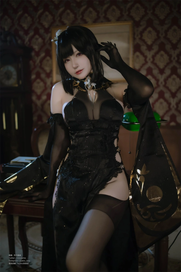 Nyako喵子《碧蓝航线镇海》主题写真：46张全套美图