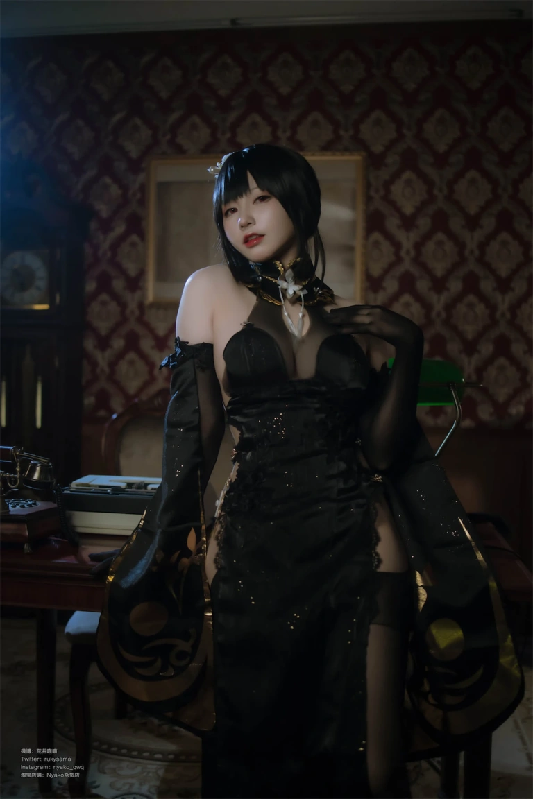 Nyako喵子《碧蓝航线镇海》主题写真：46张全套美图