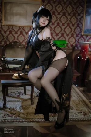 Nyako喵子《碧蓝航线镇海》主题写真：46张全套美图