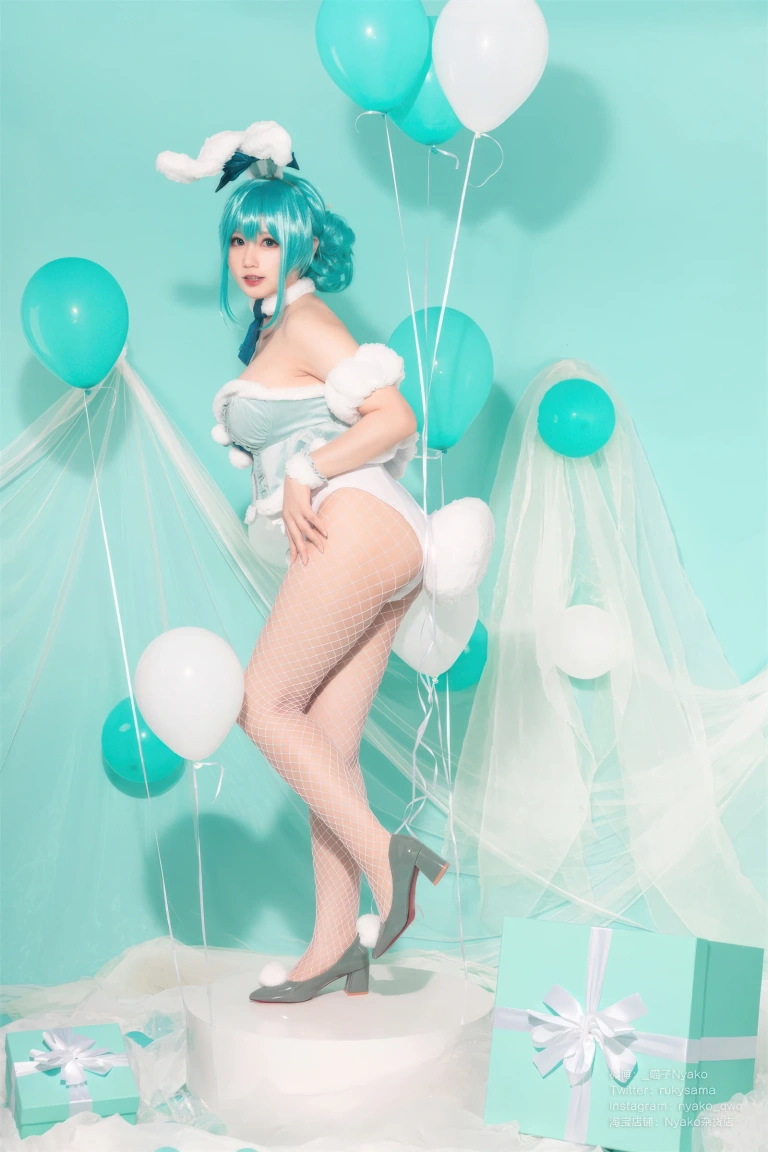 Nyako喵子《初音白兔》主题写真：41张全套美图