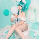 Nyako喵子《初音白兔》主题写真：41张全套美图