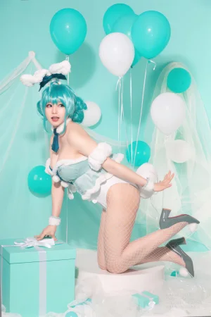 Nyako喵子《初音白兔》主题写真：41张全套美图