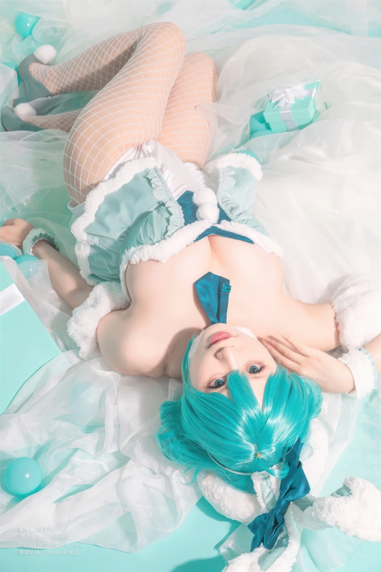 Nyako喵子《初音白兔》主题写真：41张全套美图