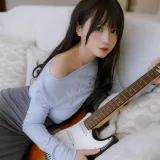 Nyako喵子《吉他妹妹连衣裙》主题写真：71张全套美图，含1个视频